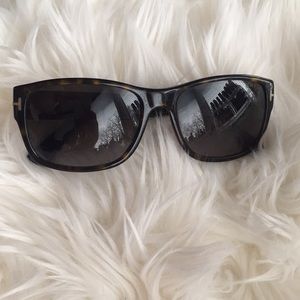 TOM FORD Vintage Style Sunglasses 🕶